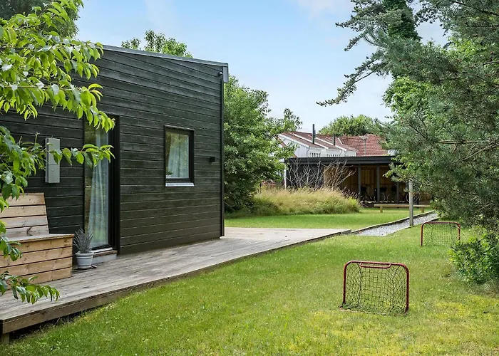 Semesterbostad Lovely In With Sauna